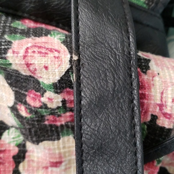MUDD VINTAGE FLORAL BACKPACK - Picture 5 of 7